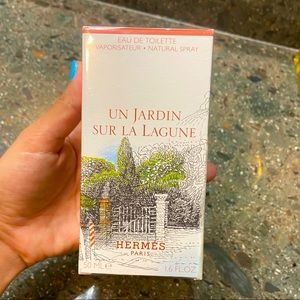 NWT Un Jardín Sur La Lagune by Hermés Paris Perfume - Full size 1.6 FL OZ.